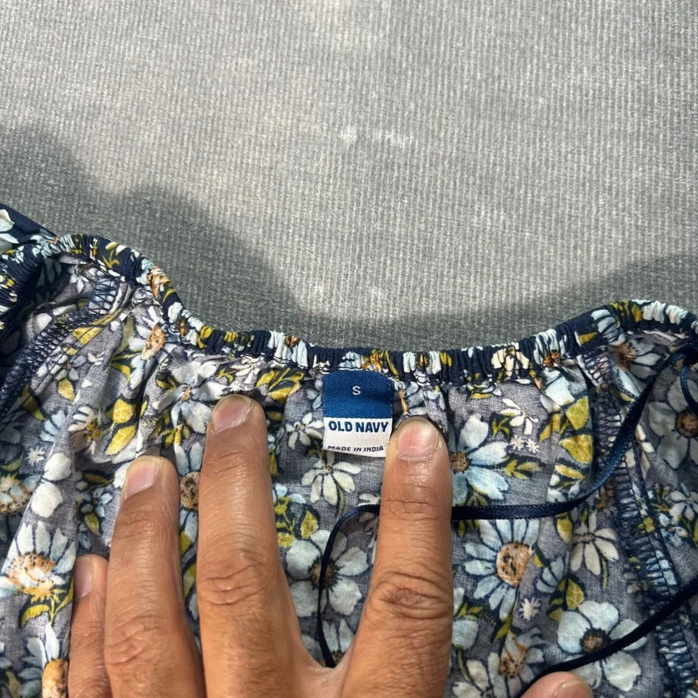 Old Navy Womens Small Navy Floral Puff Sleeve Smocked Peplum Top 704150-01-1 NEW